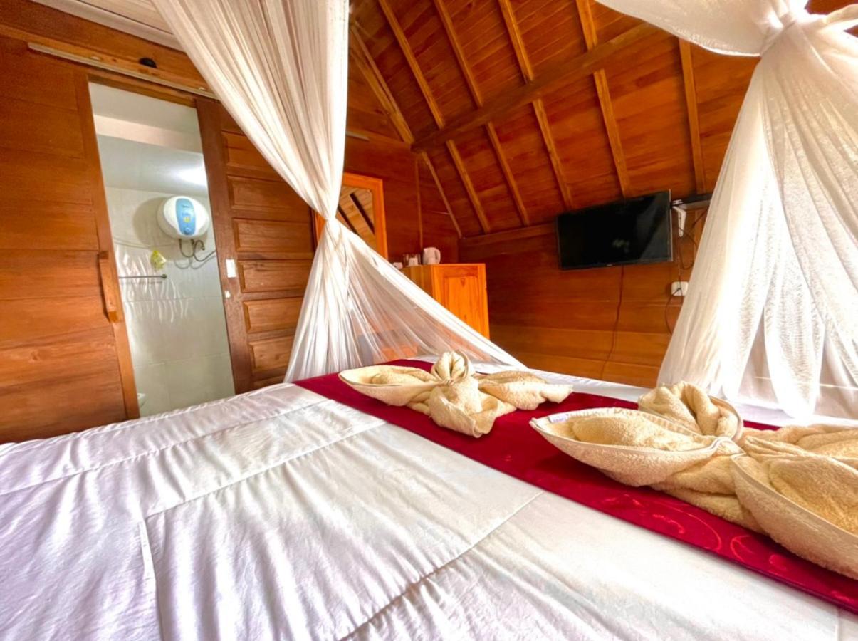 Ayu Laba Beach Villa And Resto Batununggul Ngoại thất bức ảnh